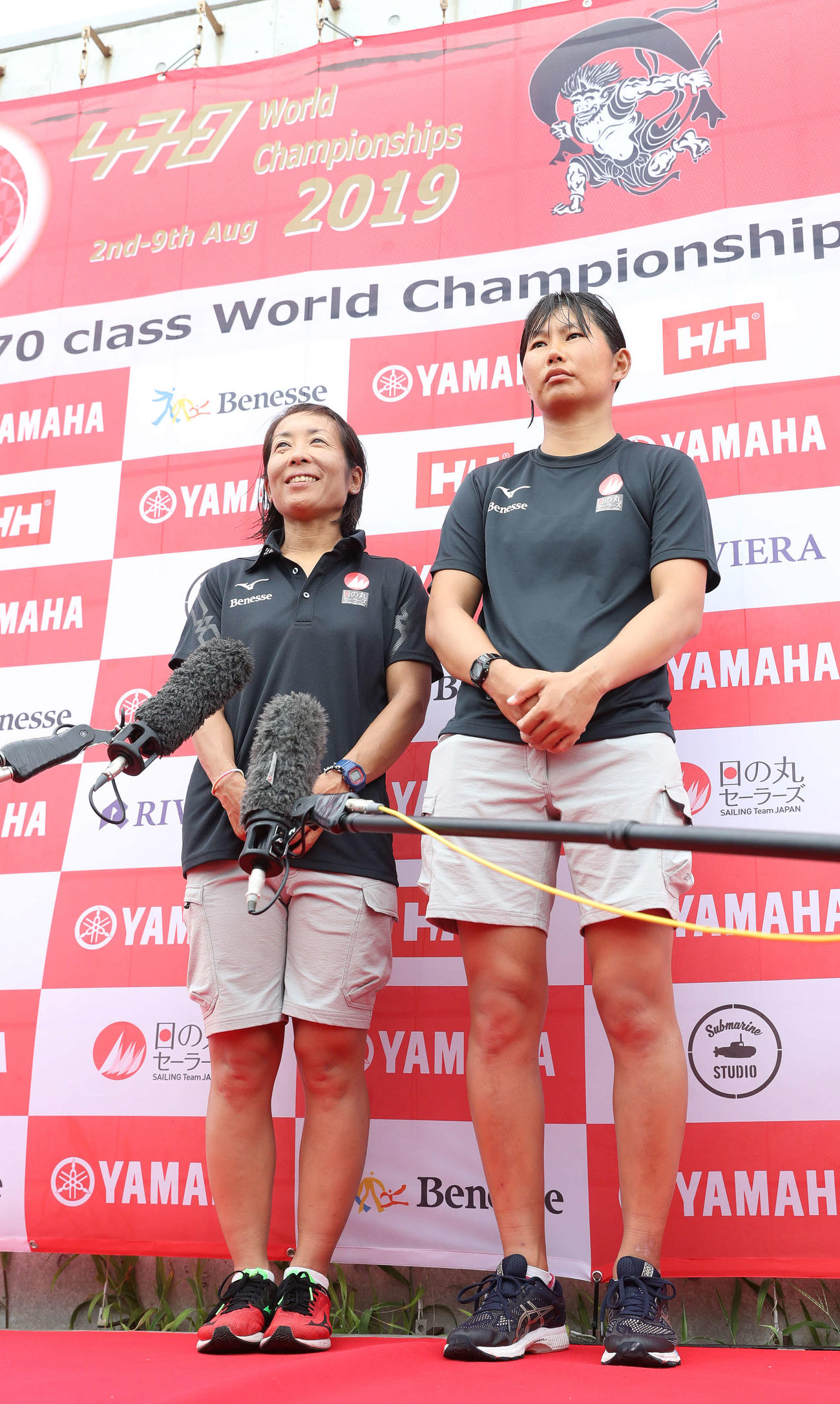 身長161cmの吉田愛（左）と177cmの吉岡美帆（2019年撮影）