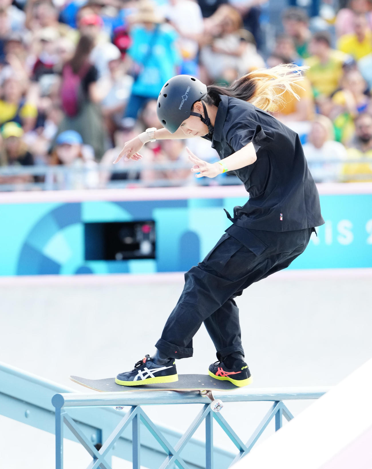スケートボード女子ストリート決勝　ラン1回目に臨む赤間（撮影・江口和貴）