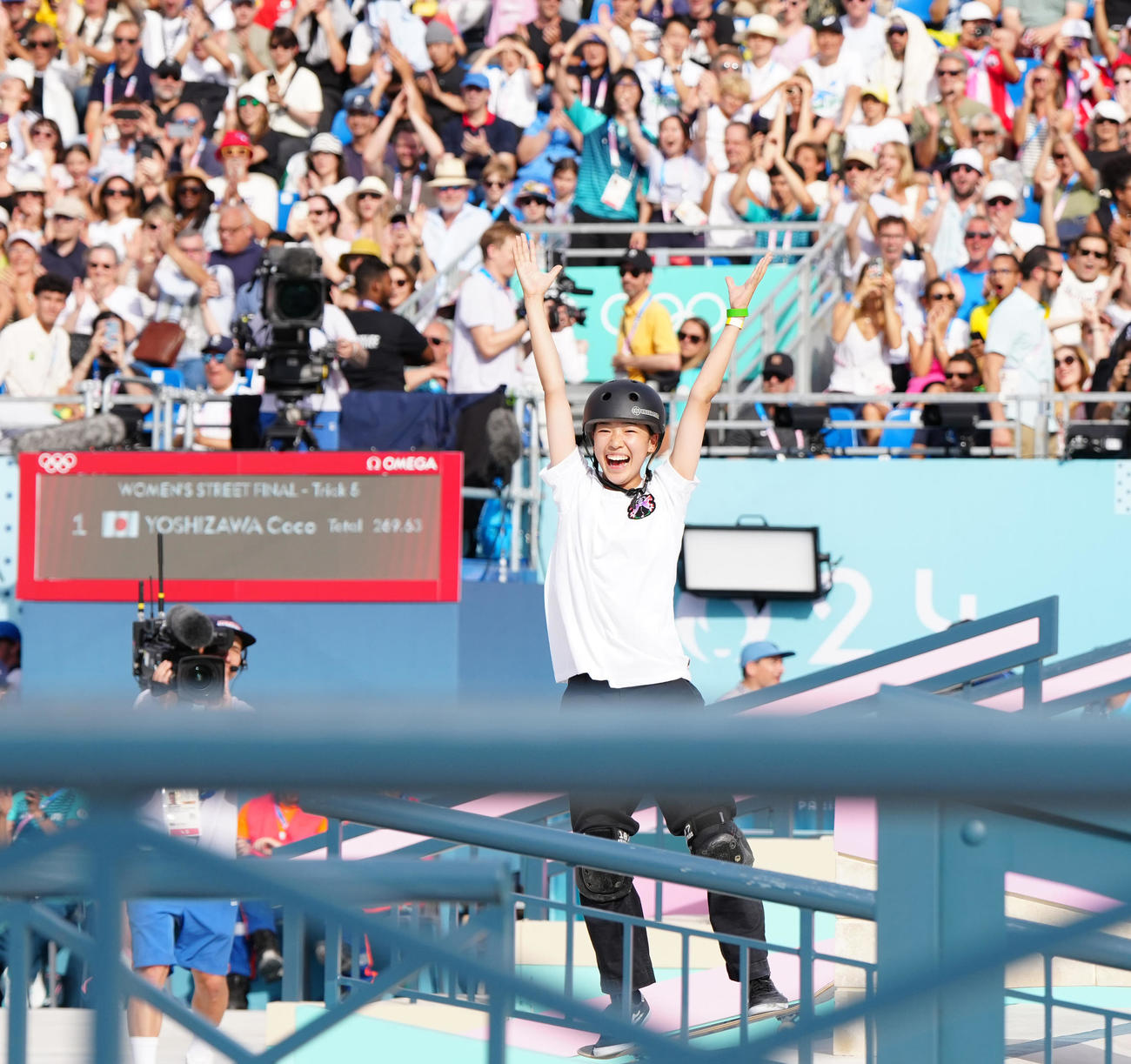 優勝を決めた後のベストトリック5回目の試技後、喜ぶ吉沢（撮影・江口和貴）