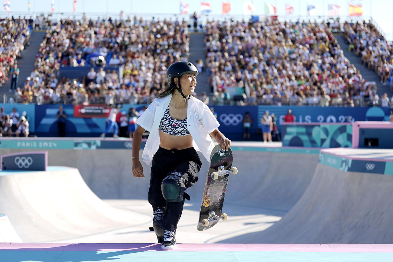 女子パーク決勝の演技を終え、笑顔の開心那。銀メダルを獲得した（共同）
