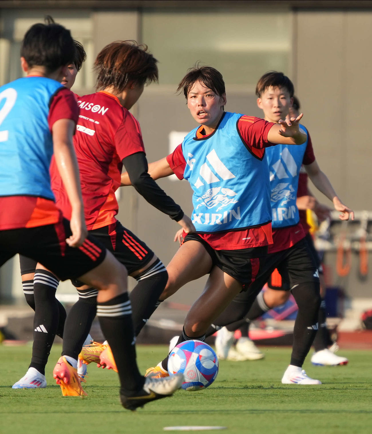 公開初日の練習に臨むなでしこジャパンの熊谷（撮影・小沢裕）