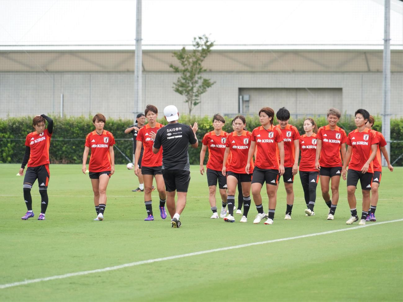 パリ五輪に向けて調整する女子サッカー日本代表なでしこジャパン（撮影・佐藤成）