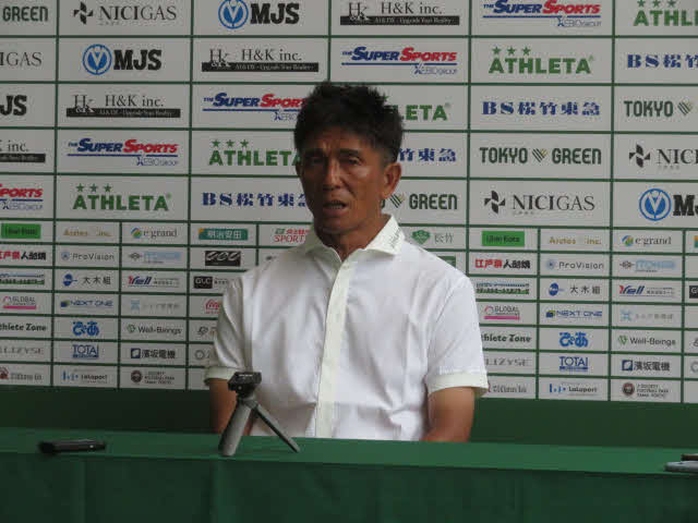 福岡戦に向けて会見する東京Vの城福浩監督