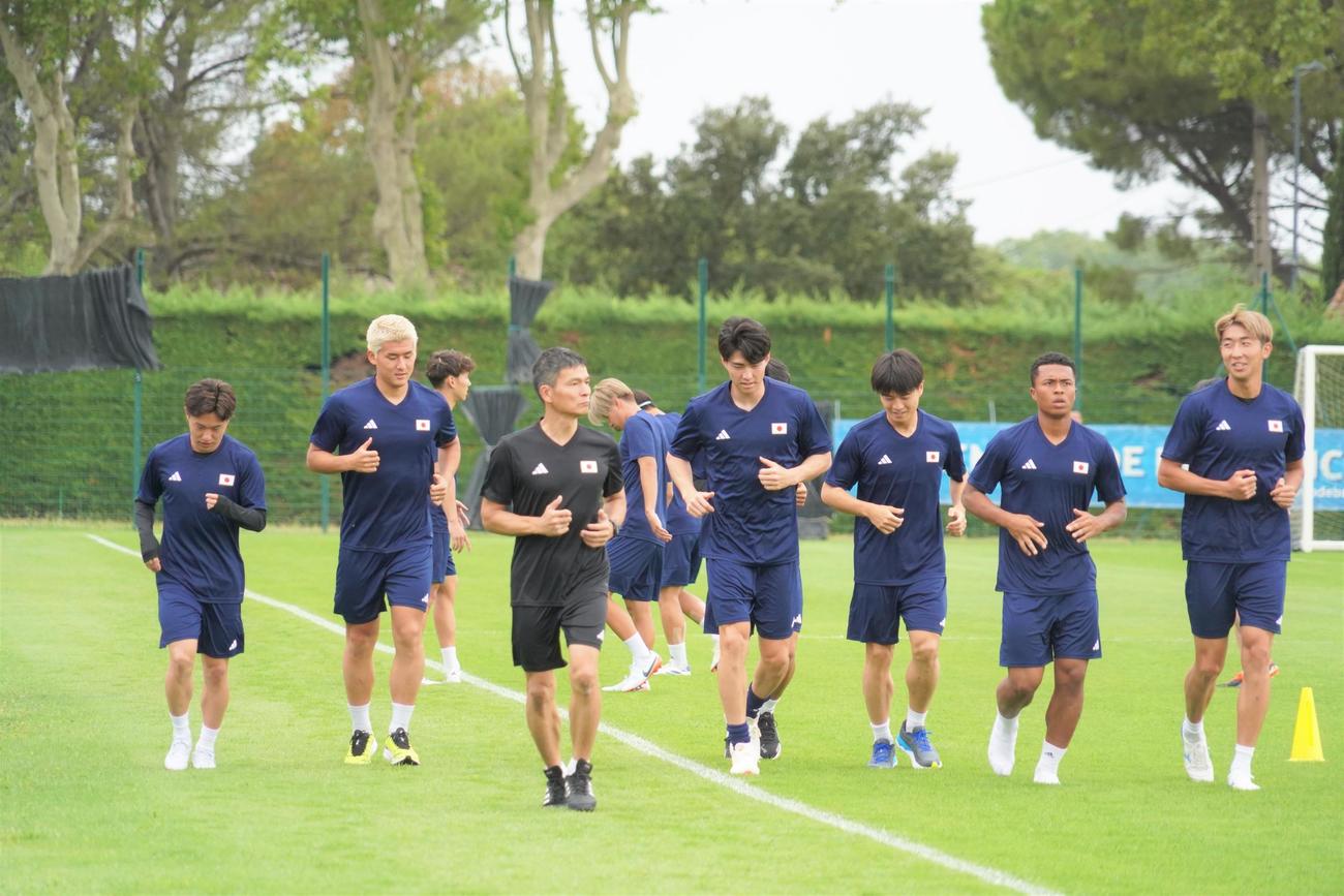 パリ五輪初戦パラグアイ戦に向けて調整するサッカー男子日本代表（撮影・佐藤成）