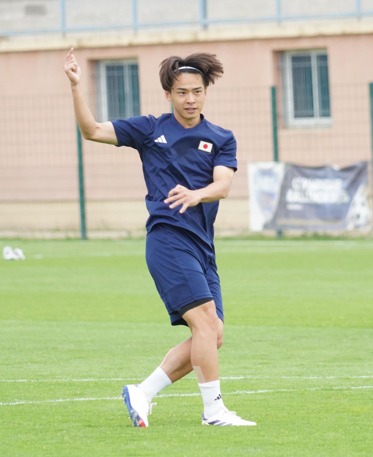 パリ五輪初戦パラグアイ戦に向けて調整するサッカー男子日本代表MF斉藤光毅（撮影・佐藤成）