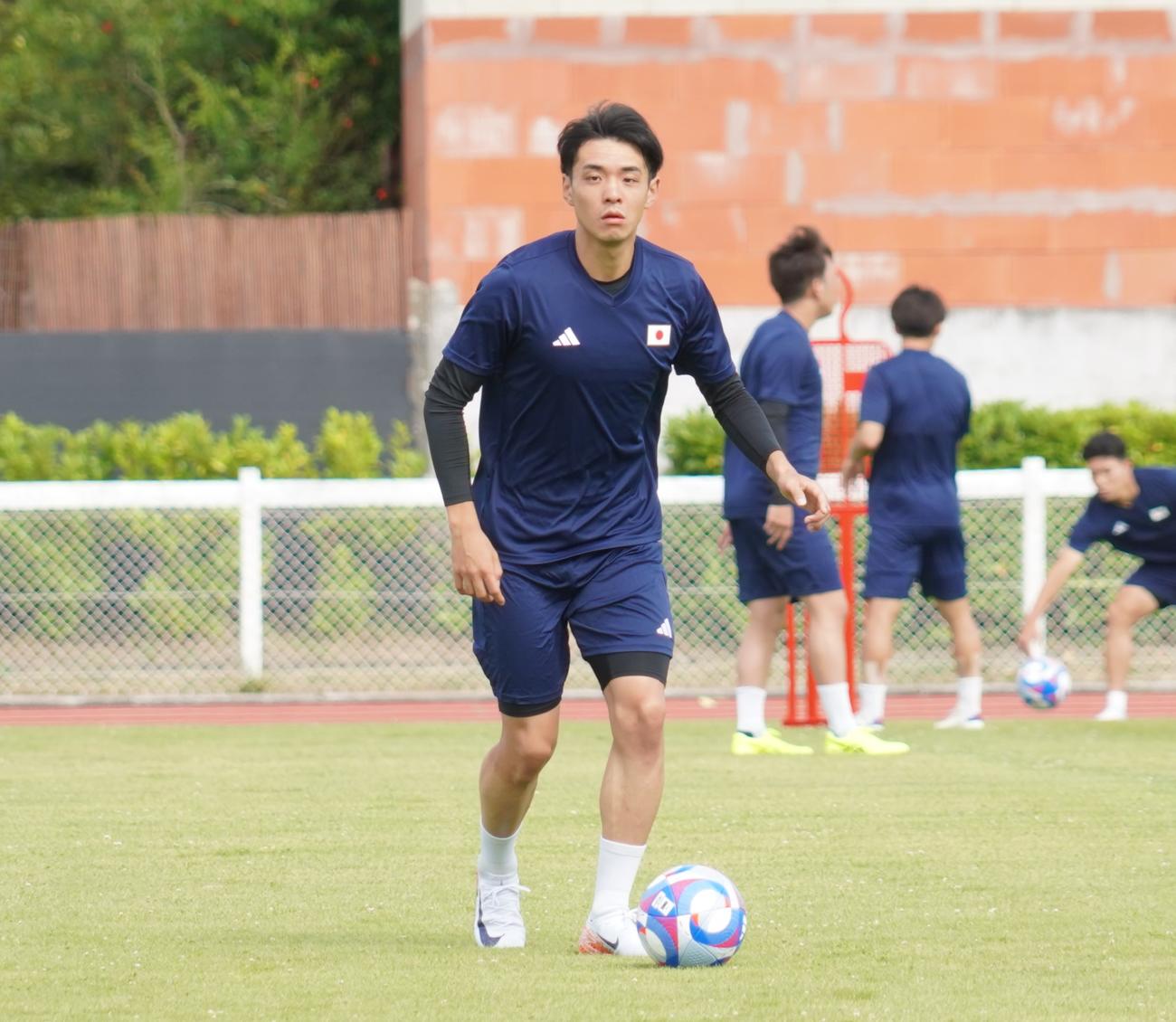 パリ五輪サッカー男子日本代表に合流したバックアップメンバーのMF山田楓喜（撮影・佐藤成）