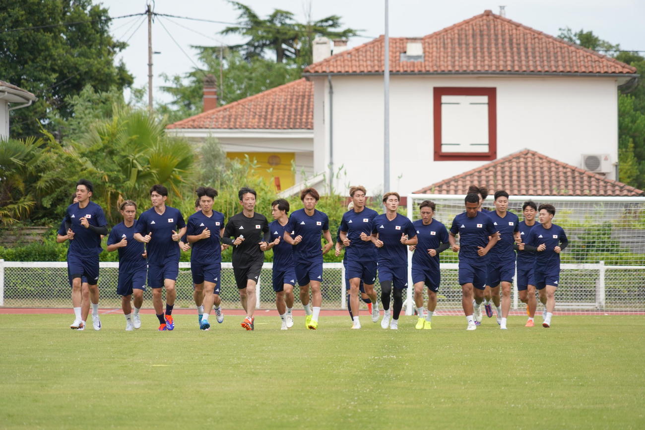 1次リーグ初戦パラグアイ戦に向けて調整するパリ五輪サッカー男子日本代表（撮影・佐藤成）