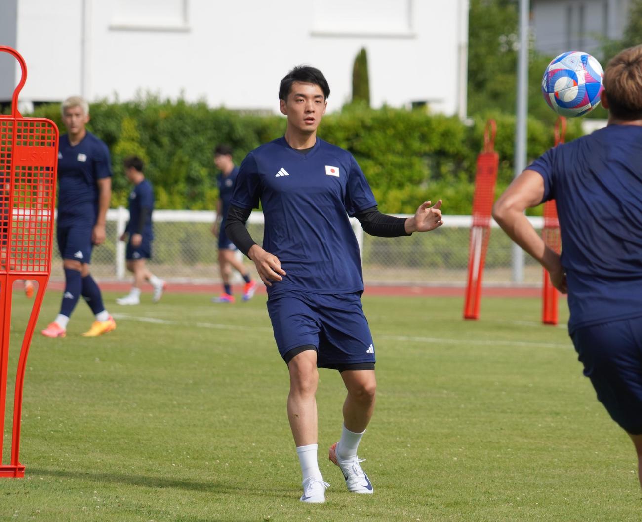 パリ五輪サッカー男子日本代表に合流したバックアップメンバーのMF山田楓喜（撮影・佐藤成）