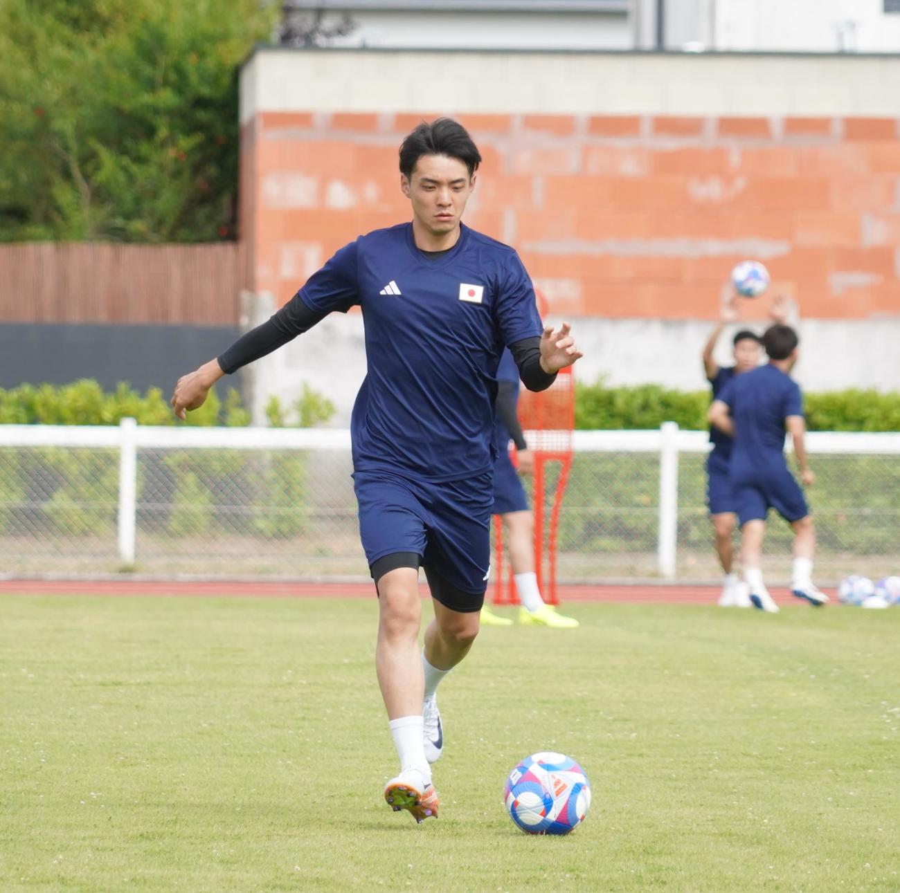 パリ五輪サッカー男子日本代表に合流したバックアップメンバーのMF山田楓喜（撮影・佐藤成）
