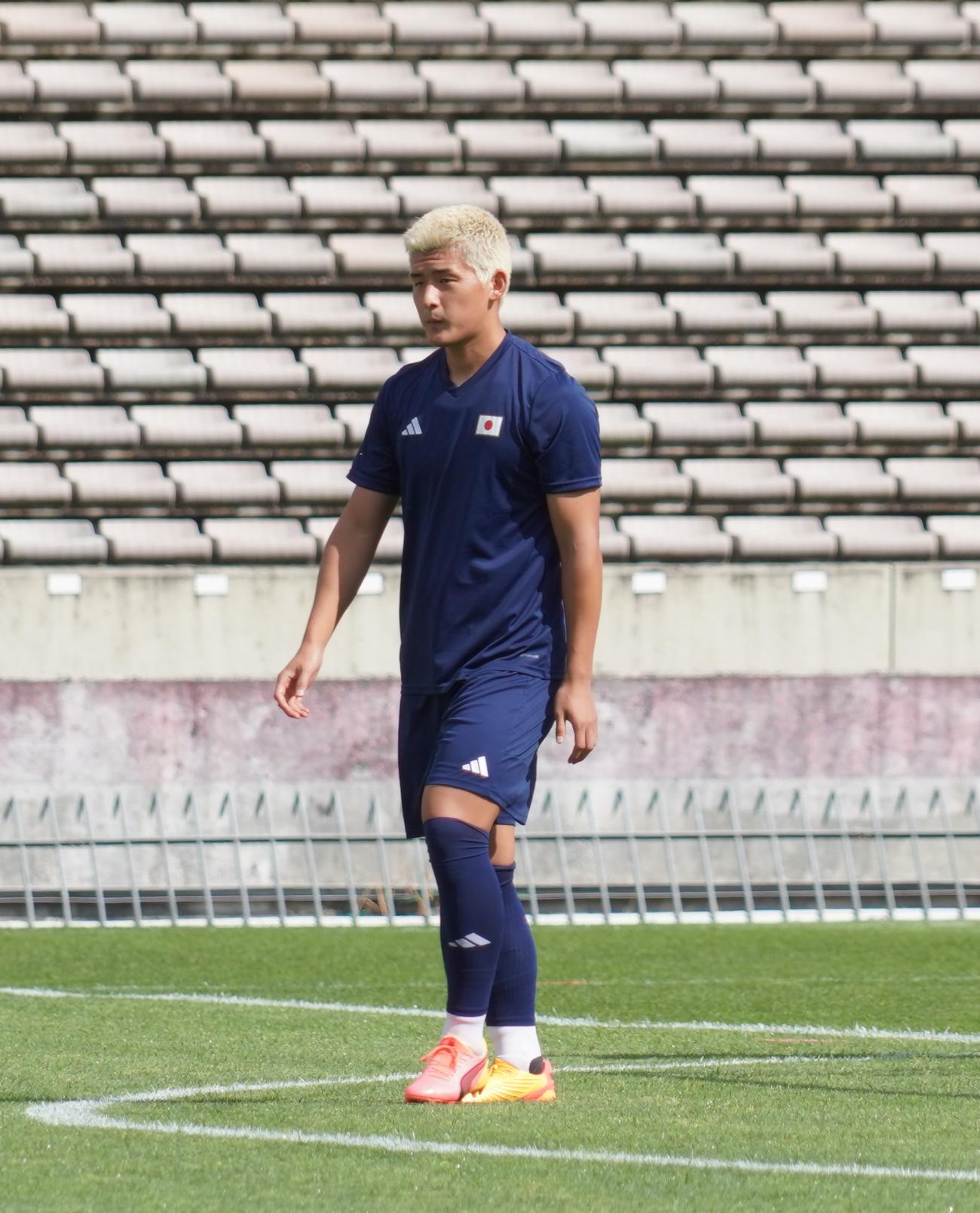 1次リーグ初戦パラグアイ戦に向けて調整したパリ五輪サッカー男子日本代表DF西尾隆矢（撮影・佐藤成）