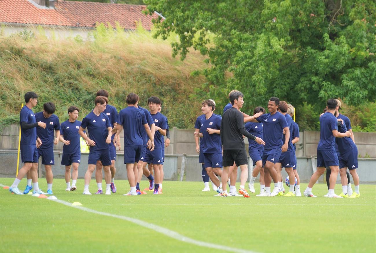 1次リーグ初戦パラグアイ戦に向けて調整するパリ五輪サッカー男子日本代表（撮影・佐藤成）