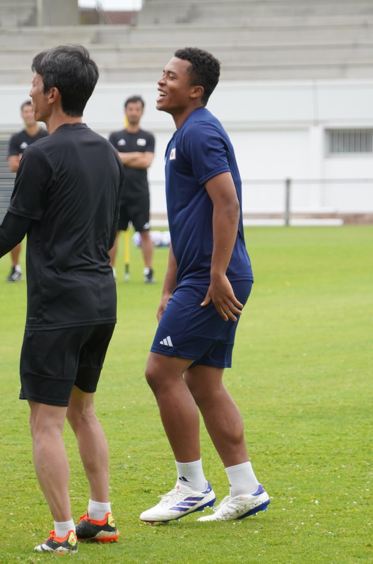 1次リーグ初戦パラグアイ戦に向けて調整するパリ五輪サッカー男子日本代表MF藤田譲瑠チマ主将（撮影・佐藤成）