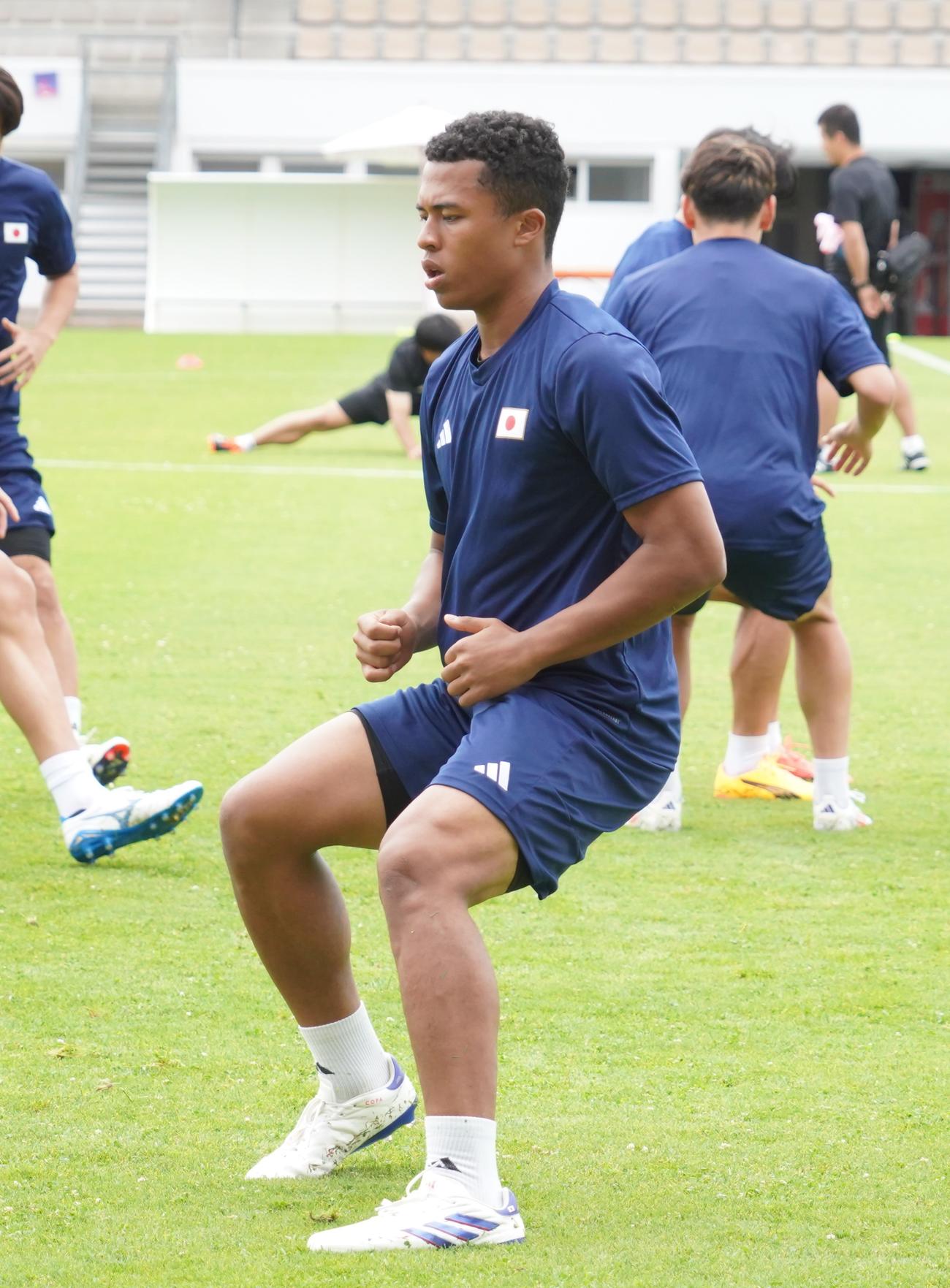 1次リーグ初戦パラグアイ戦に向けて調整するパリ五輪サッカー男子日本代表MF藤田譲瑠チマ主将（撮影・佐藤成）
