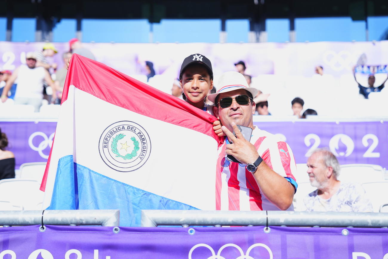 日本対パラグアイ　盛り上がるサポーター（撮影・垰建太）