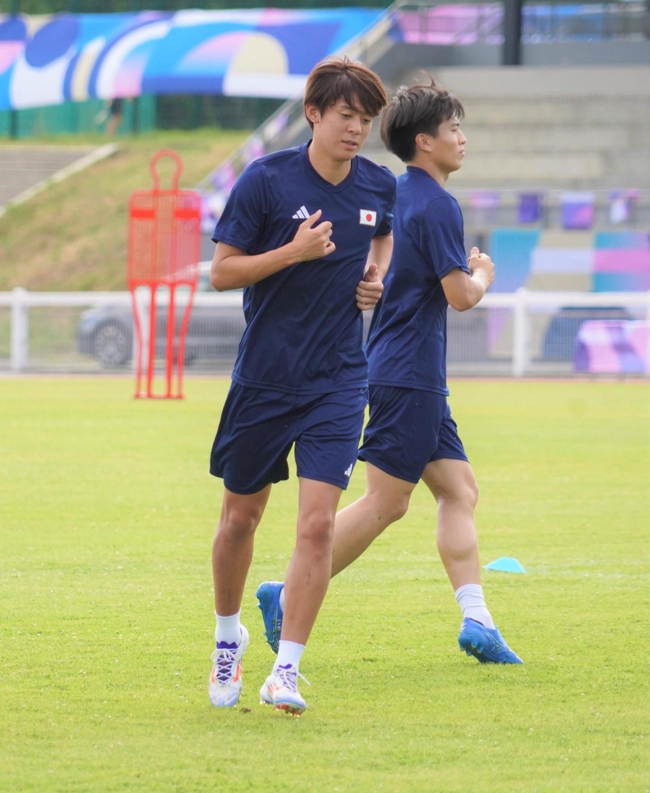 1次リーグ第2戦マリ戦に向けて調整した五輪サッカー男子日本代表MF山本理仁（撮影・佐藤成）