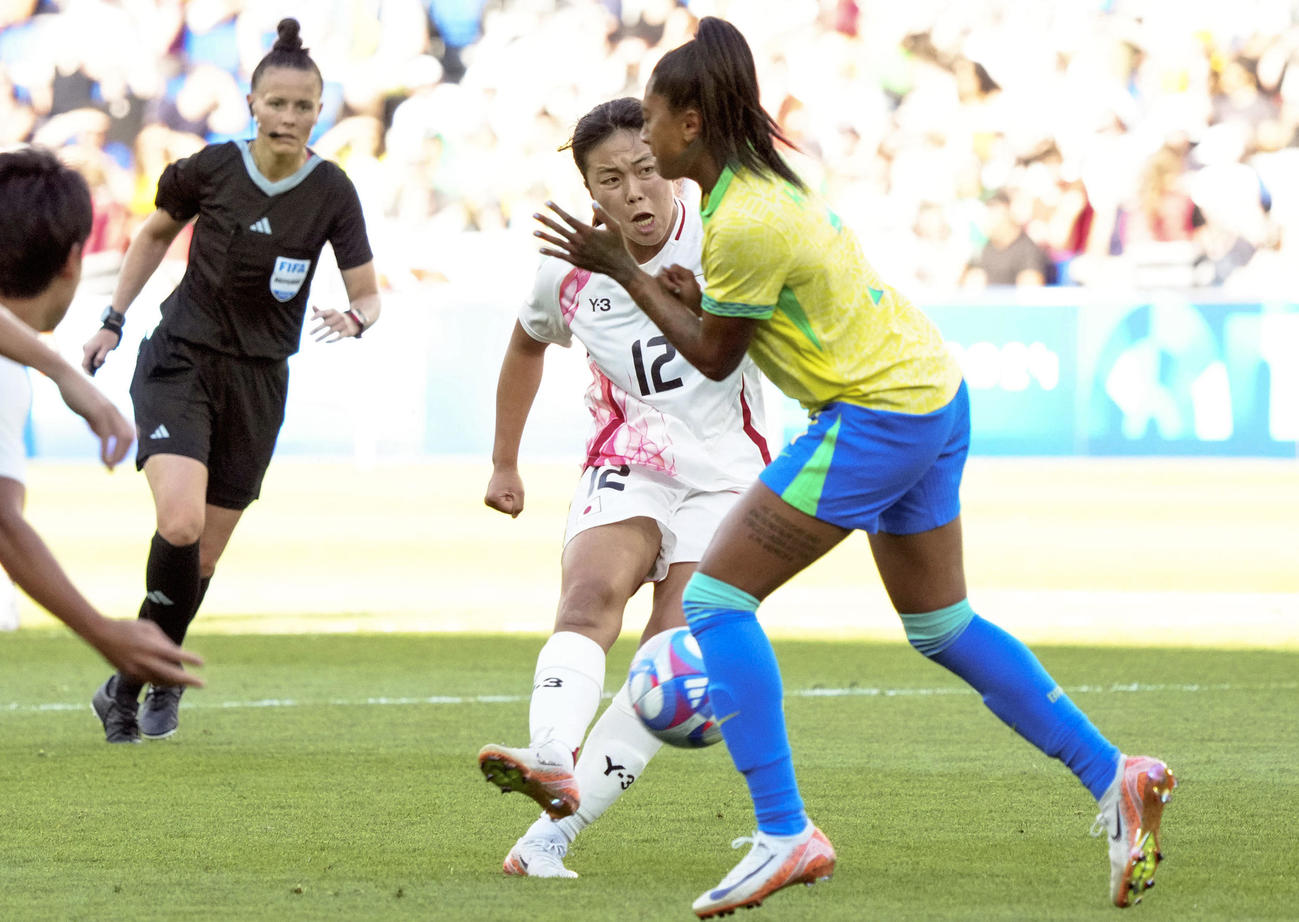 日本―ブラジル　試合終了間際、決勝ゴールを決める谷川萌々子（中央）（ゲッティ＝共同）