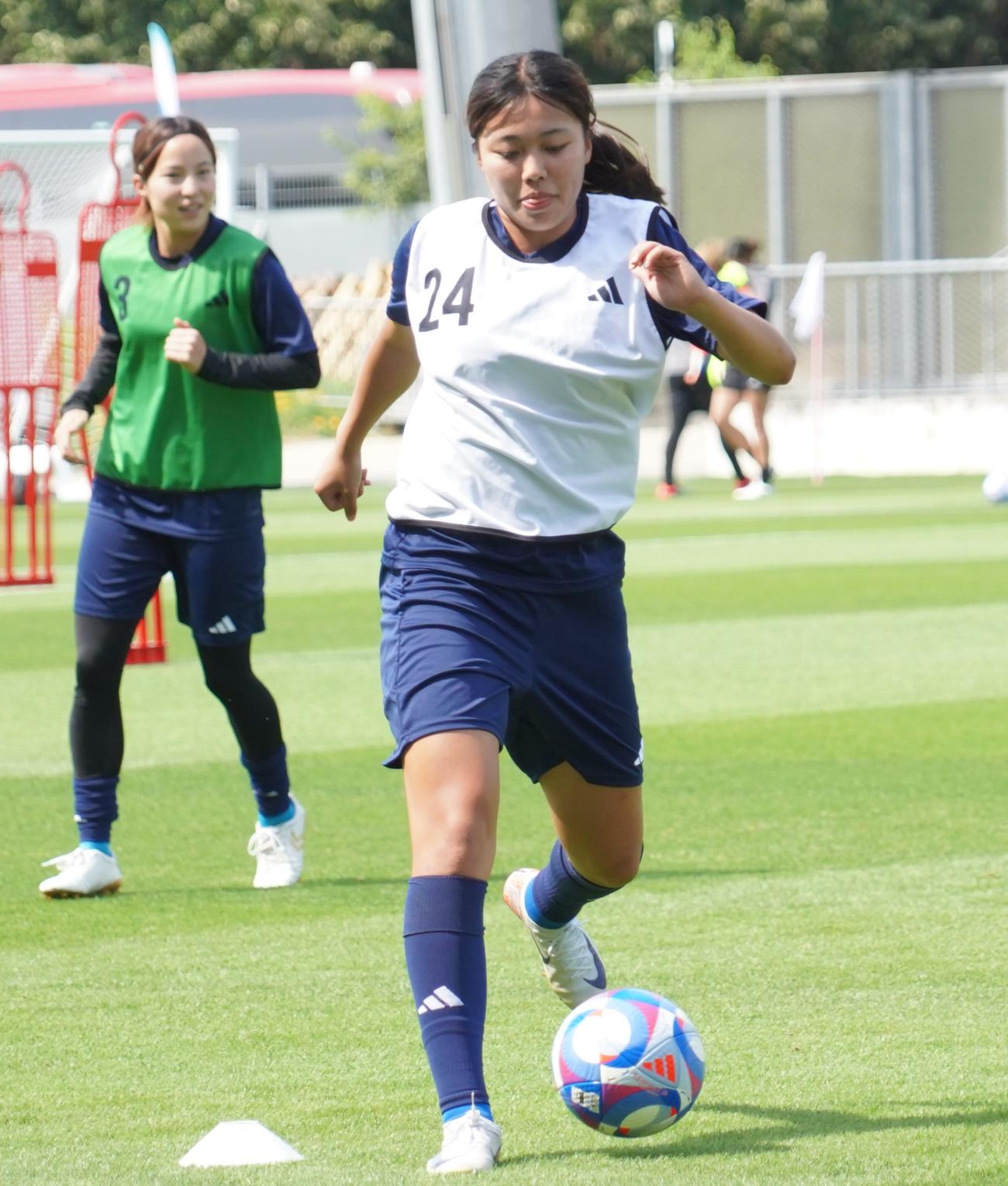 1次リーグ第3戦ナイジェリア戦に向けて調整するパリ五輪女子サッカー日本代表なでしこジャパンMF谷川萌々子（撮影・佐藤成）