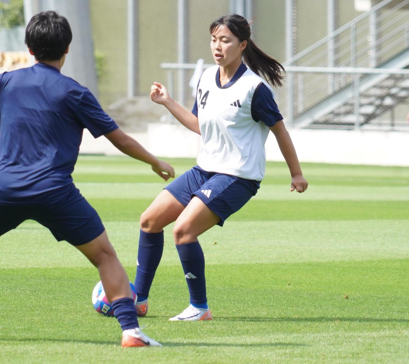 1次リーグ第3戦ナイジェリア戦に向けて調整するパリ五輪女子サッカー日本代表なでしこジャパンMF谷川萌々子（撮影・佐藤成）