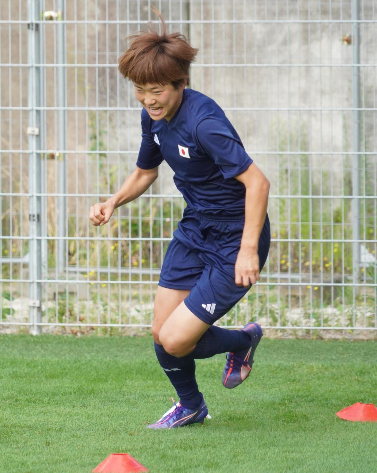 1次リーグ第3戦ナイジェリア戦に向けて調整するパリ五輪女子サッカー日本代表なでしこジャパンMF浜野まいか（撮影・佐藤成）