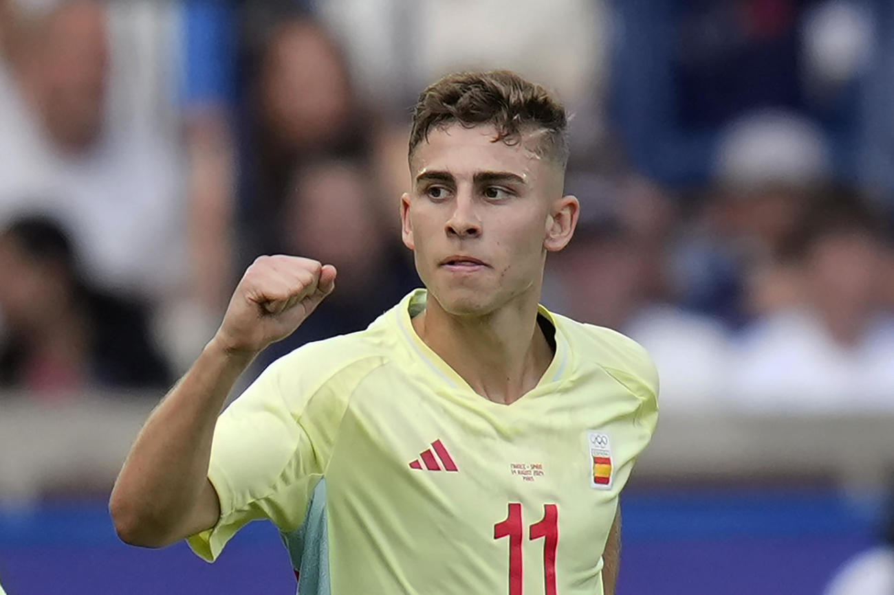 フランス対スペイン　前半、同点ゴールを決めたスペイン・F・ロペス（AP）