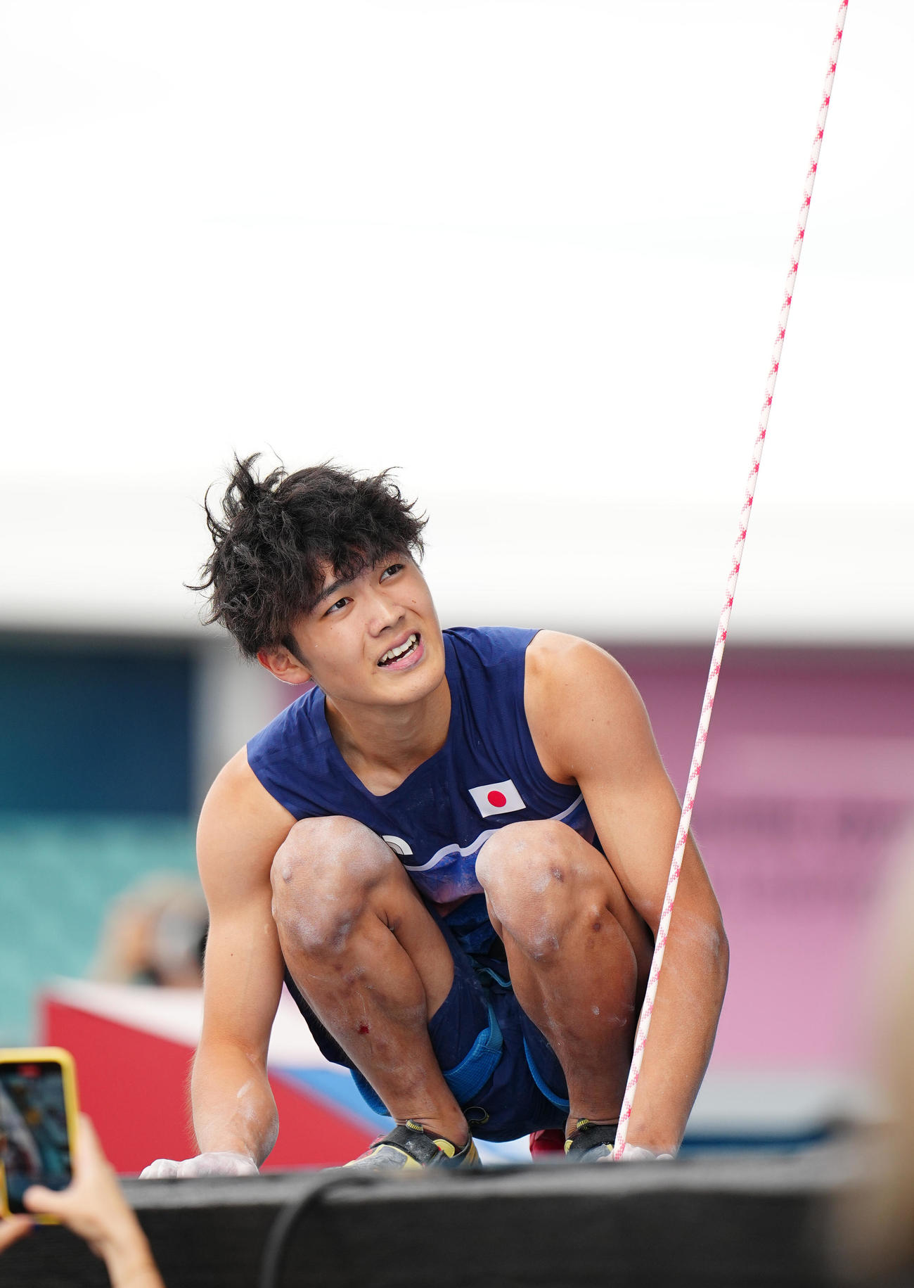 スポーツクライミング男子ボルダー・リード決勝、リードであと一歩のところで手が離れ悔しげな表情の安楽（撮影・垰建太）