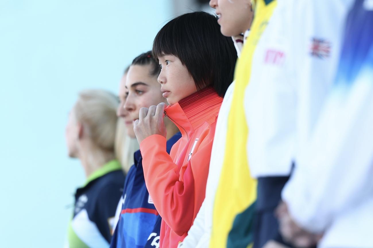 女子リード、ボルダー決勝戦　入場する森（撮影・河田真司）