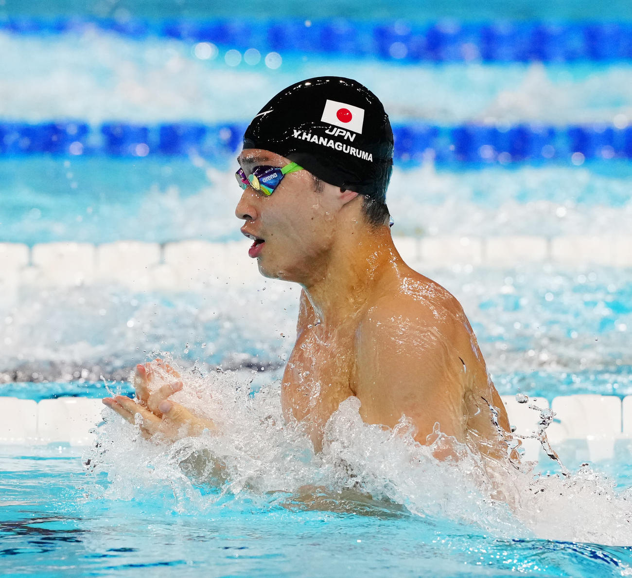 男子平泳ぎ200メートル予選で力泳する花車（撮影・江口和貴）