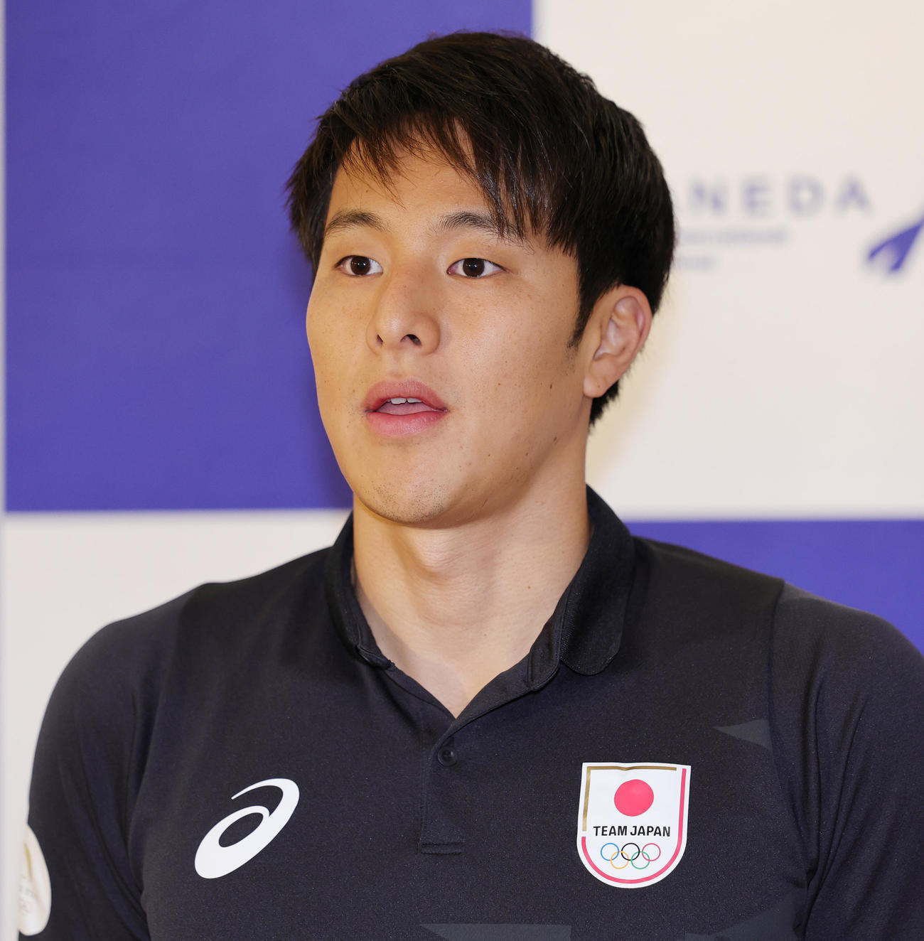 パリ五輪から帰国し会見する競泳の瀬戸（撮影・野上伸悟）