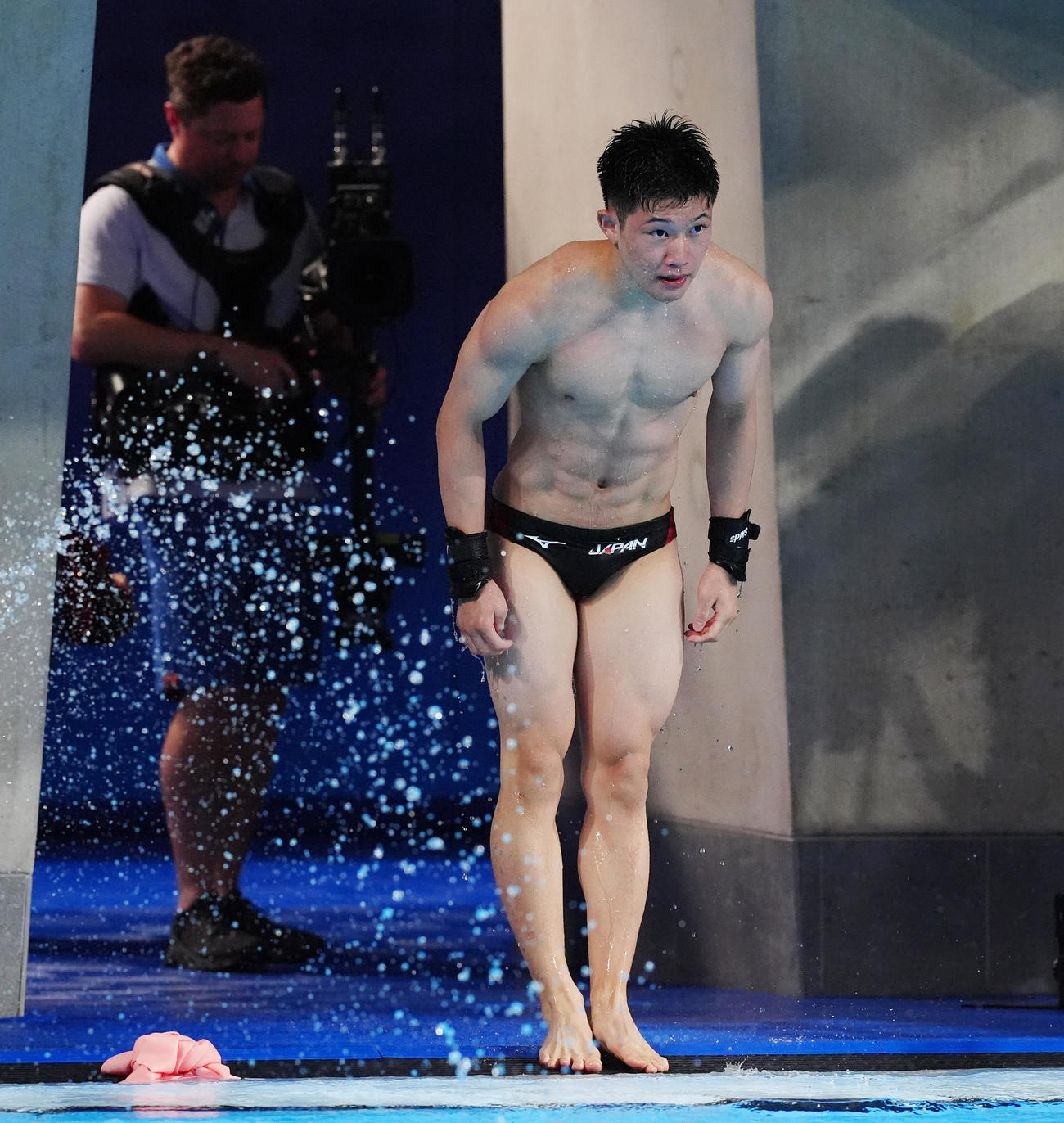 男子高飛び込み決勝で3回目の試技を終えた玉井（撮影・江口和貴）