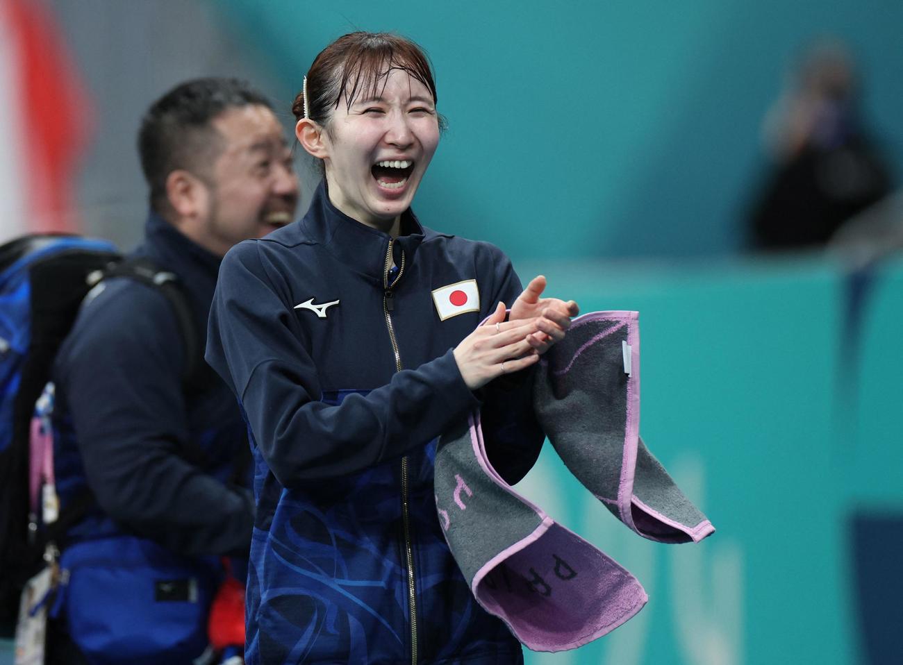 勝利し喜ぶ早田ひな（ロイター）