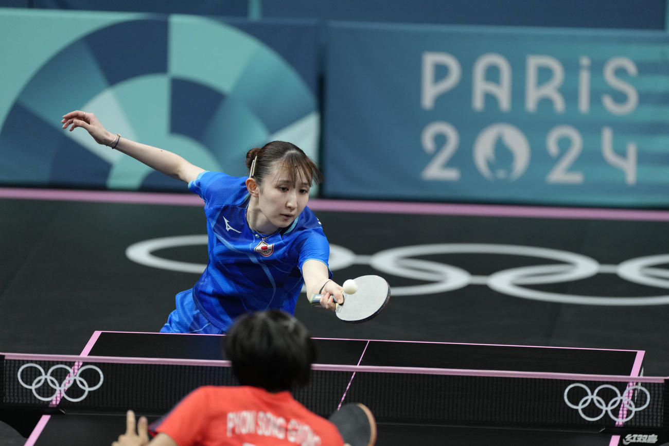 軽快なプレーを披露する早田ひな（AP)