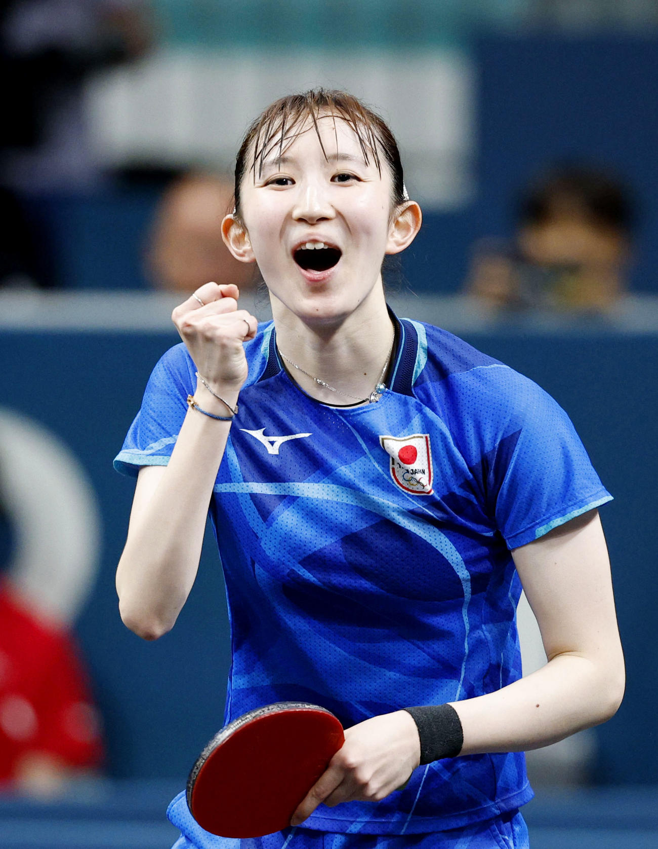 女子シングルス準々決勝　ポイントを奪いガッツポーズする早田（共同）