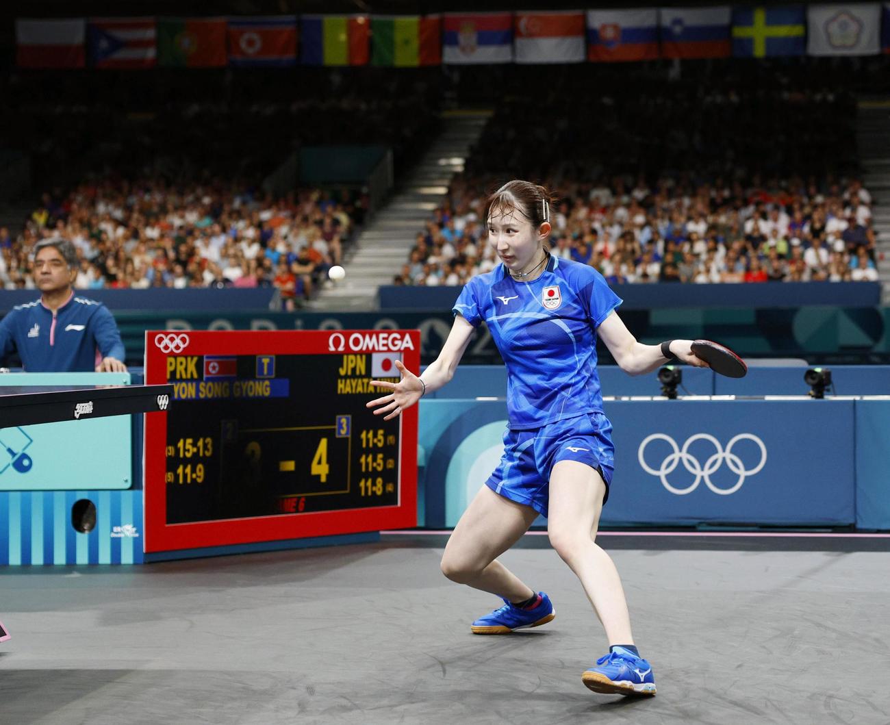 女子シングルス準々決勝　北朝鮮選手と対戦する早田（共同）