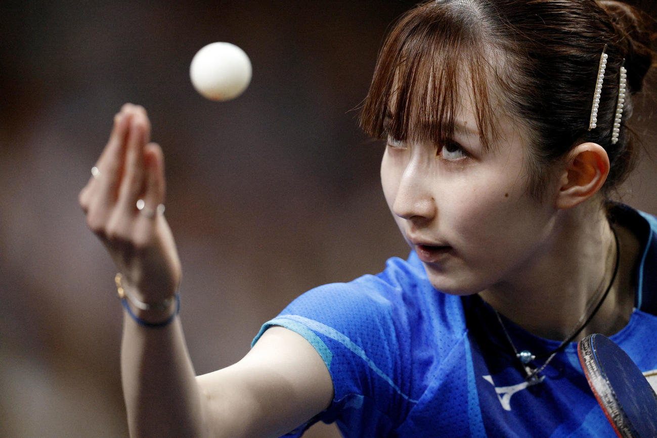 女子シングルス準々決勝　北朝鮮選手と対戦する早田（共同）
