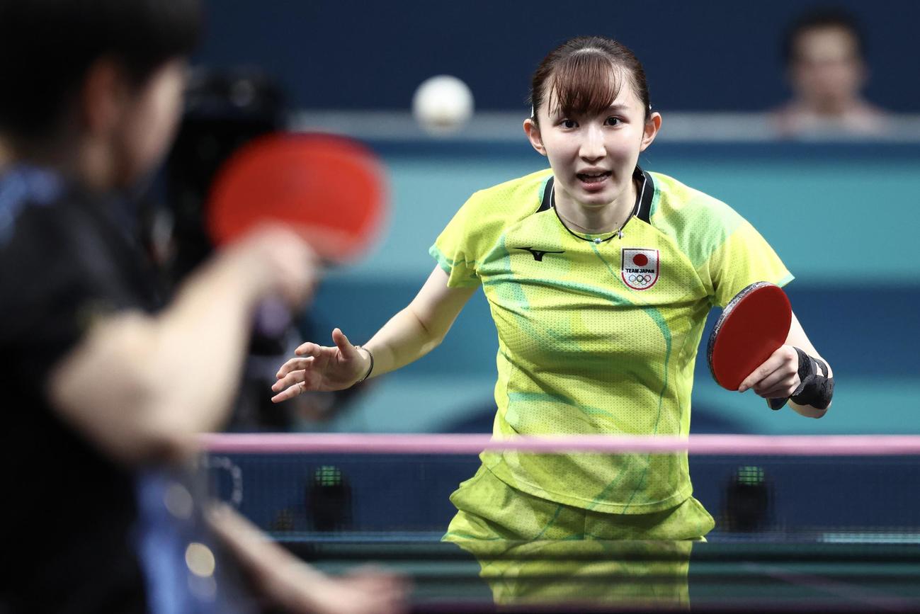 女子シングルス準決勝　第2S、攻める早田（撮影・河田真司）