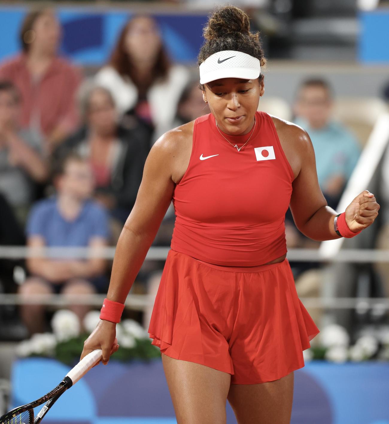 女子シングルス1回戦　ポイントしガッツポーズする大坂（撮影・河田真司）