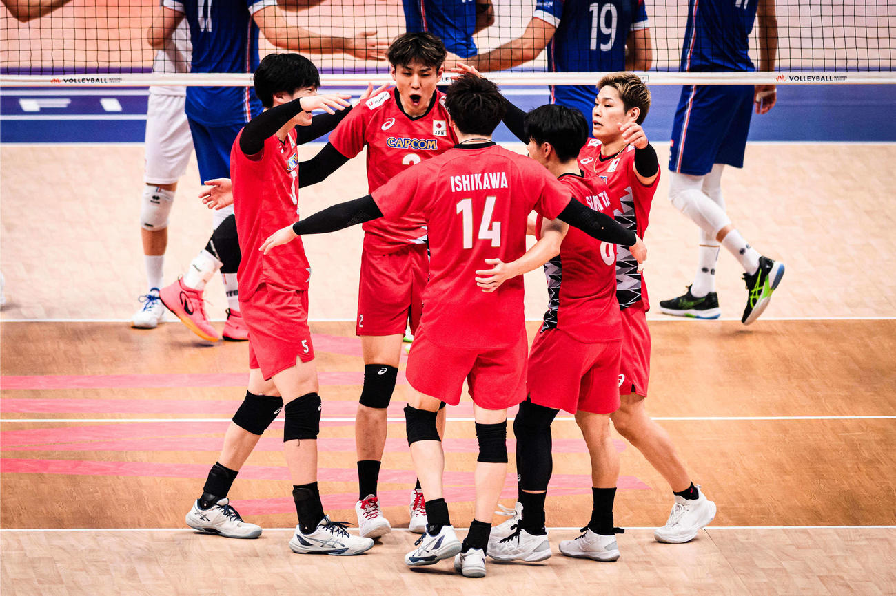 得点を喜ぶ男子日本代表（C）FIVB