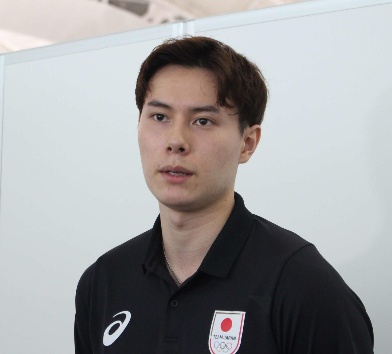 取材に応じるバレーボール男子日本代表の高橋藍（撮影・勝部晃多）
