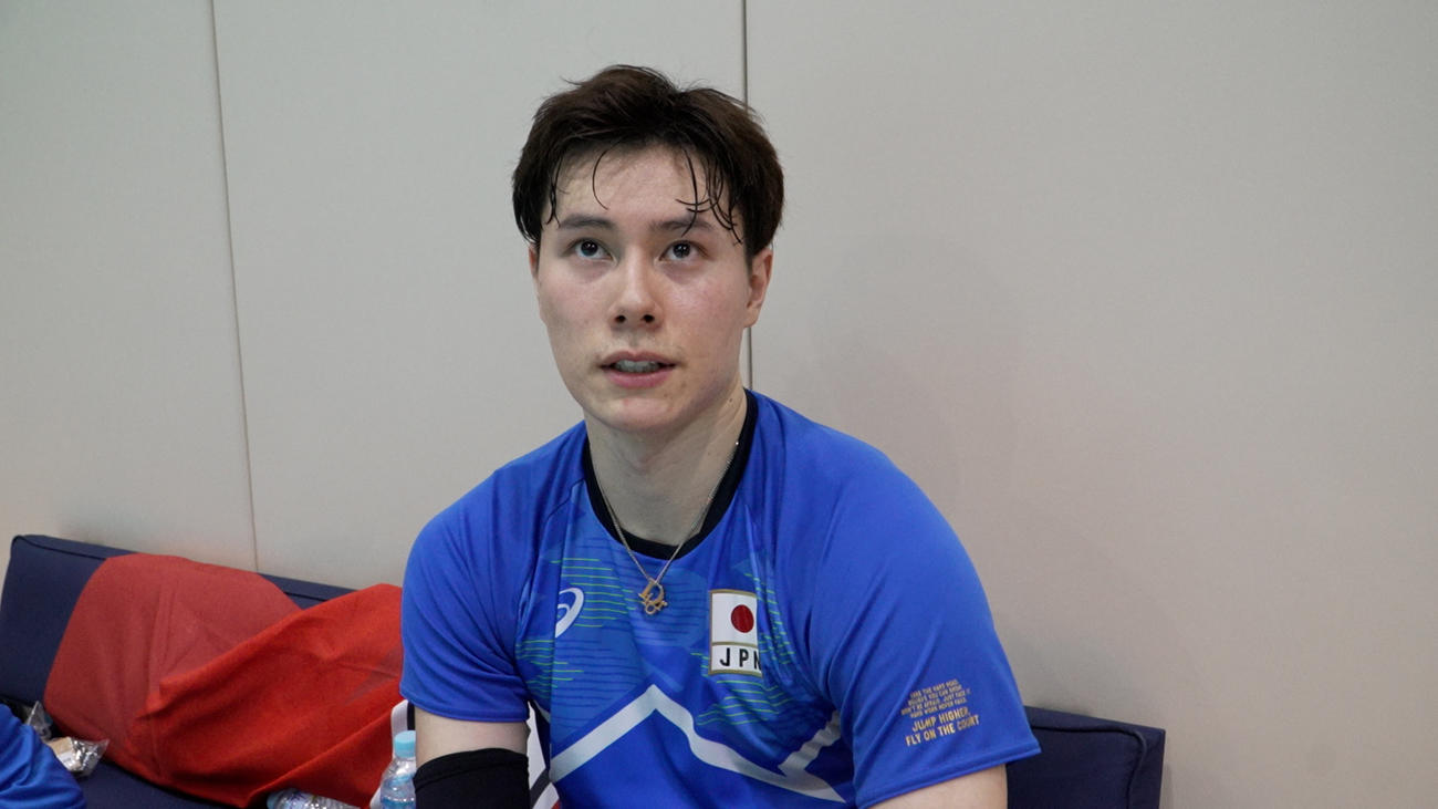インタビューに応じる高橋藍（C）JVA