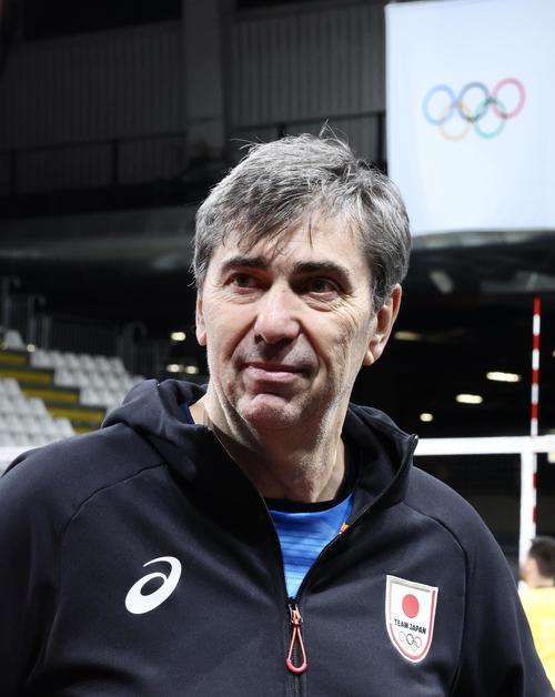 【バレー】ブラン監督「9時にハイパフォーマンスを」朝イチ初陣へ午前5時起床や早朝の散歩徹底 - バレーボール - パリオリンピック2024 ...