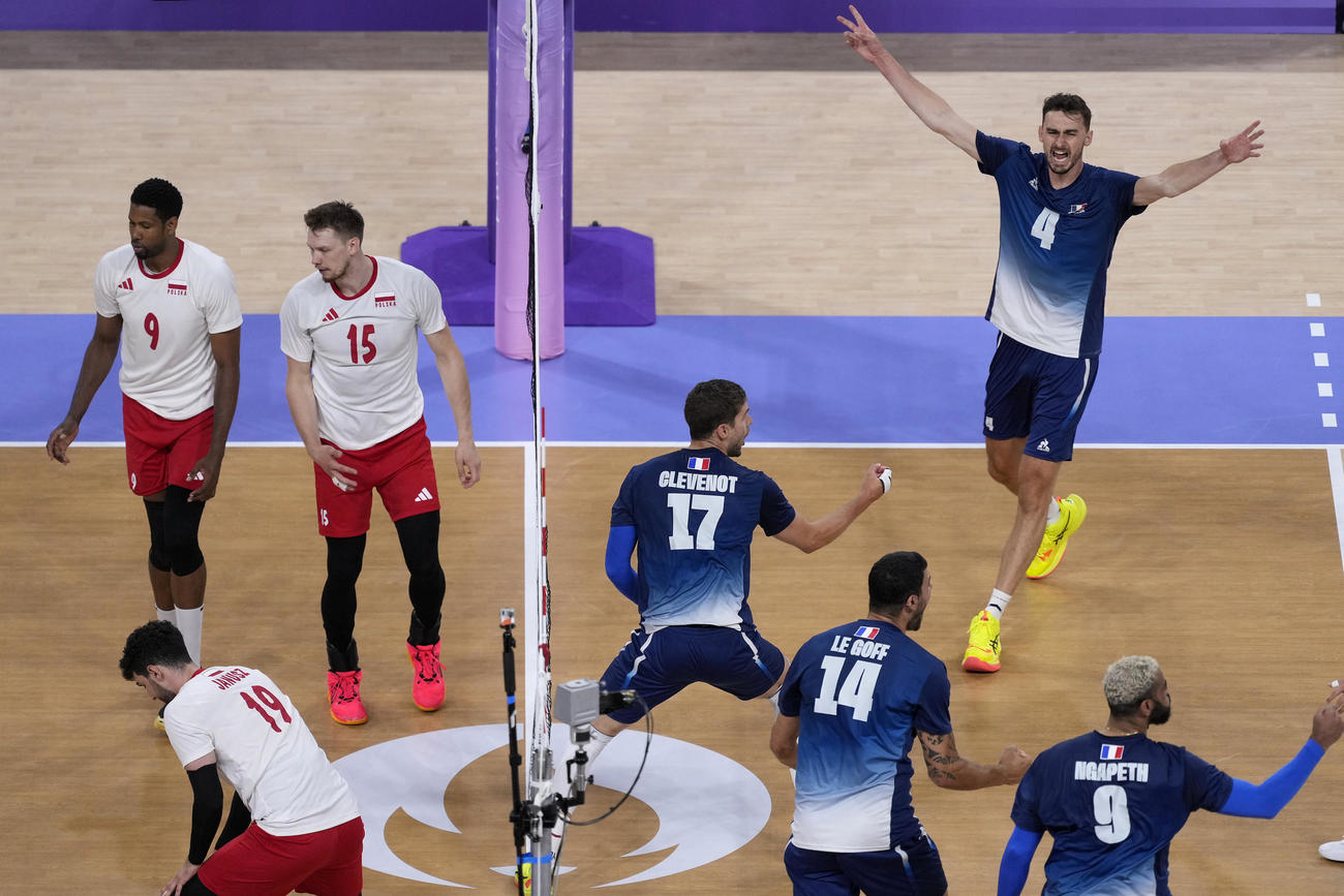 ポーランドを3－0で破り金メダルに輝いたフランス選手達（AP）