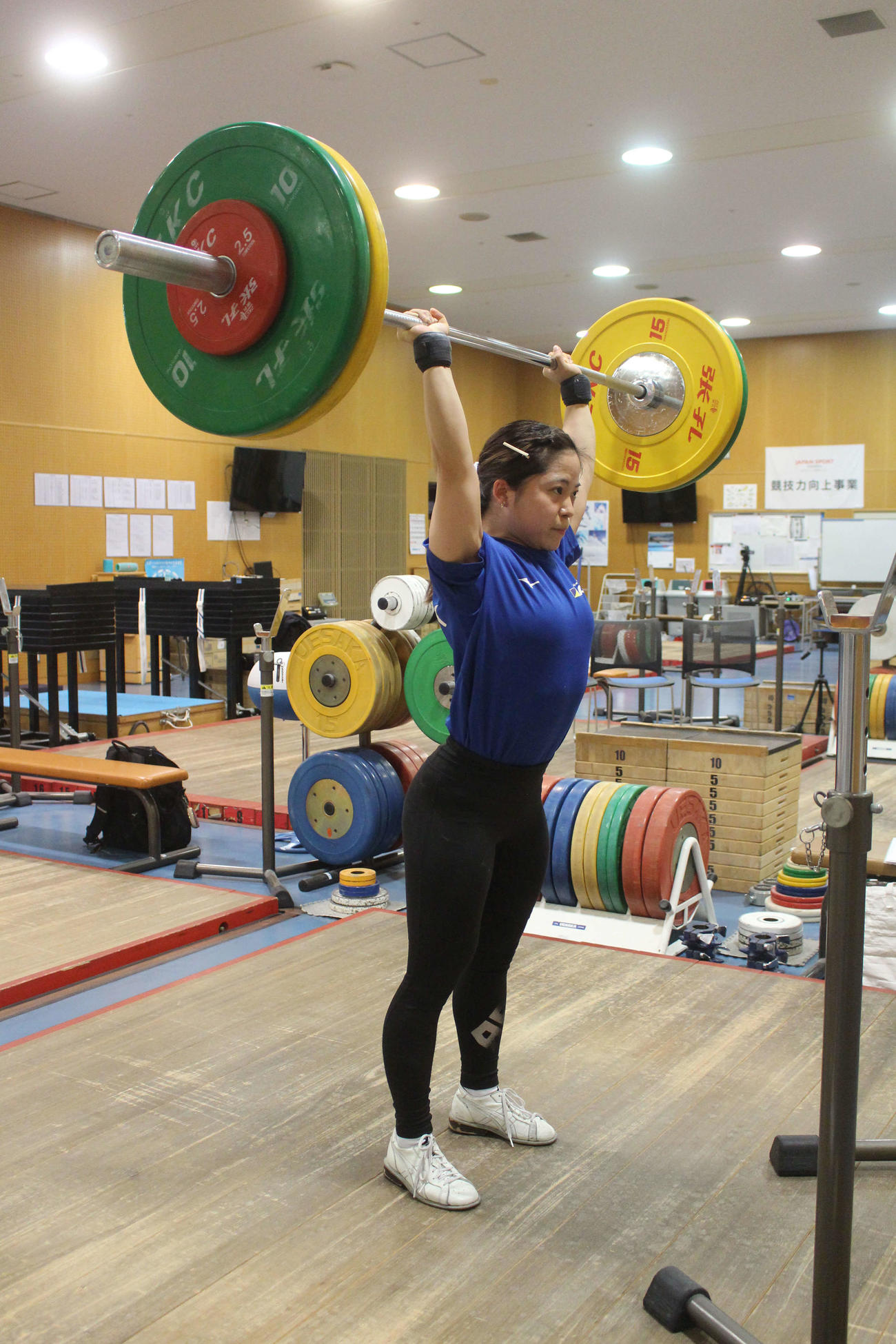 パリ五輪重量挙げ女子49キロ級代表の鈴木梨羅