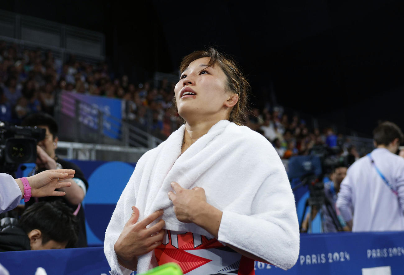 女子50 キロ 級1回戦　初戦で敗れた須崎優衣＝パリ（共同）