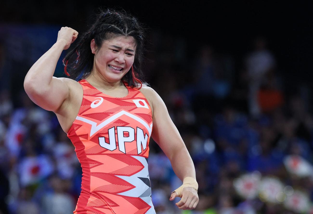 女子68キロ級3位決定戦　銅メダルを獲得した尾崎野乃香はガッツポーズ（ロイター）