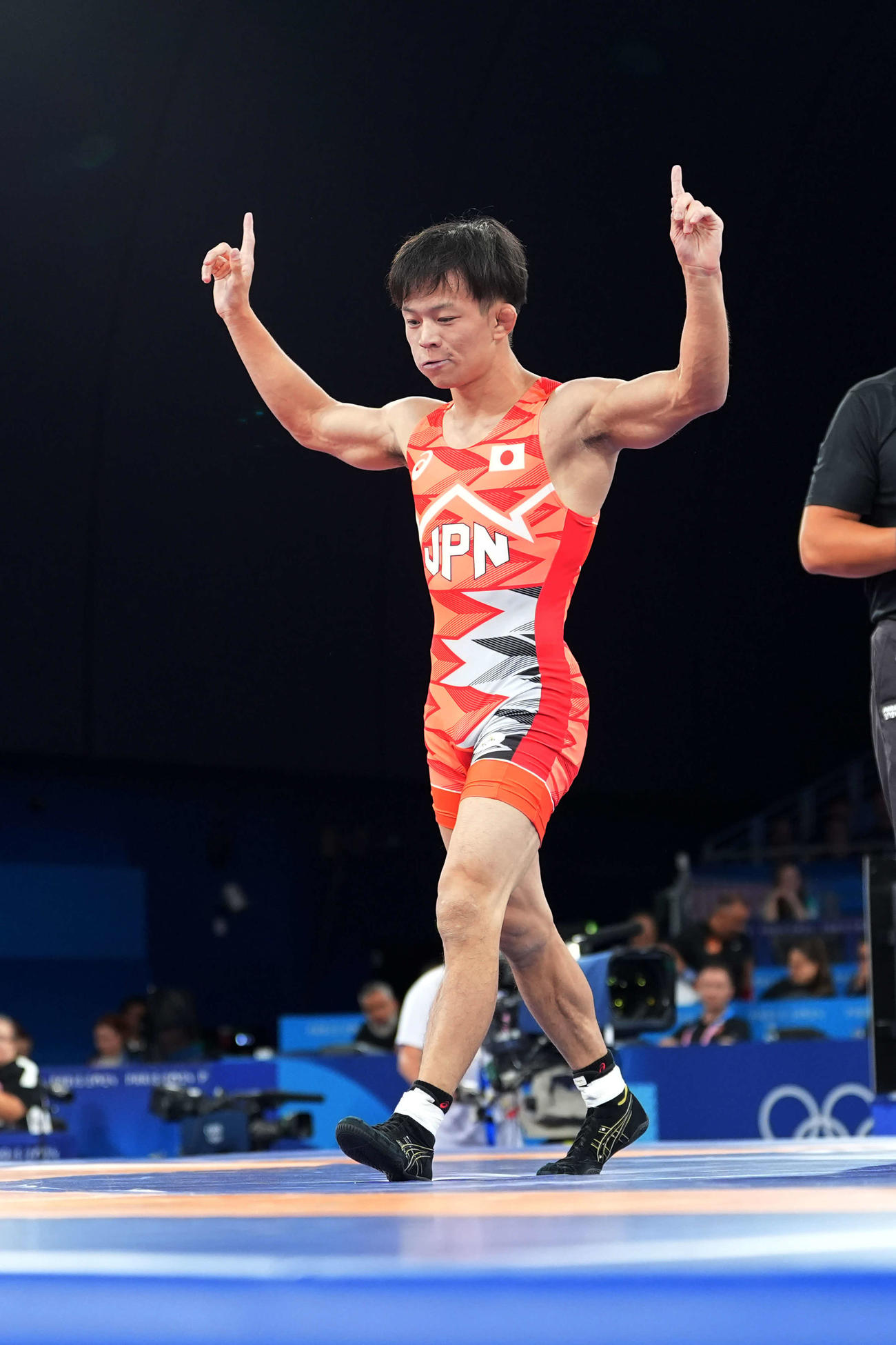 男子フリースタイル57キロ級準決勝　アマンを破りポーズを決める樋口（撮影パオロ　ヌッチ）