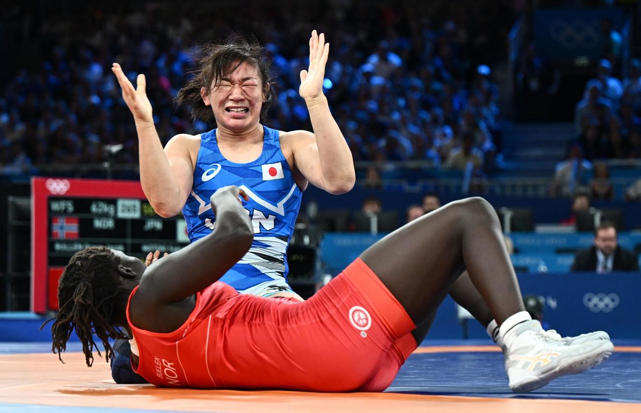 女子62キロ級準決勝　決勝進出を決めた元木咲良（ロイター）