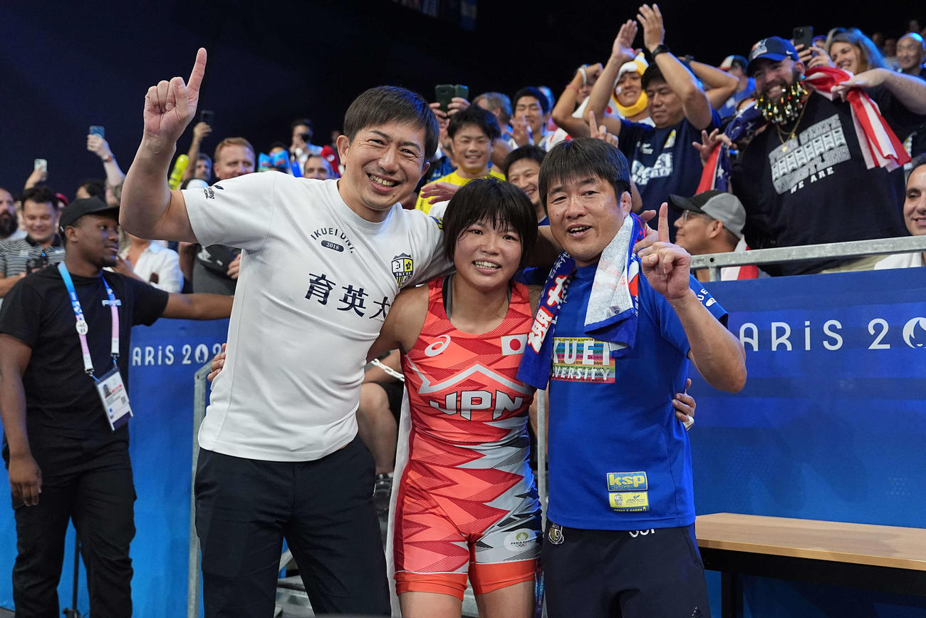 女子フリースタイル57キロ級　決勝　アナスタシア・ニキタと対戦し金メダルを獲得した桜井つぐみ（撮影・パオロ　ヌッチ）