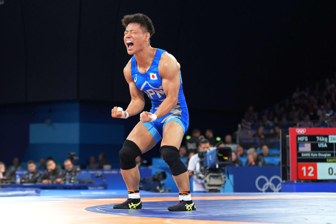 フリースタイル74キロ級準決勝　決勝進出を決めほえる高谷大地（撮影・パオロ　ヌッチ）