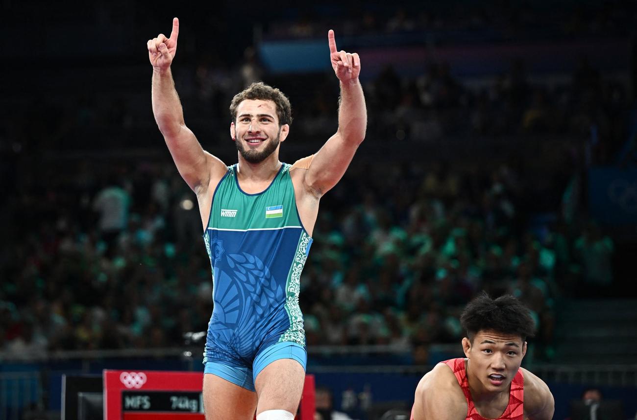 男子フリースタイル74キロ級決勝　ジャマロフ（ウズベキスタン）にフォール負けし、銀メダルとなった高谷大地（ロイター）