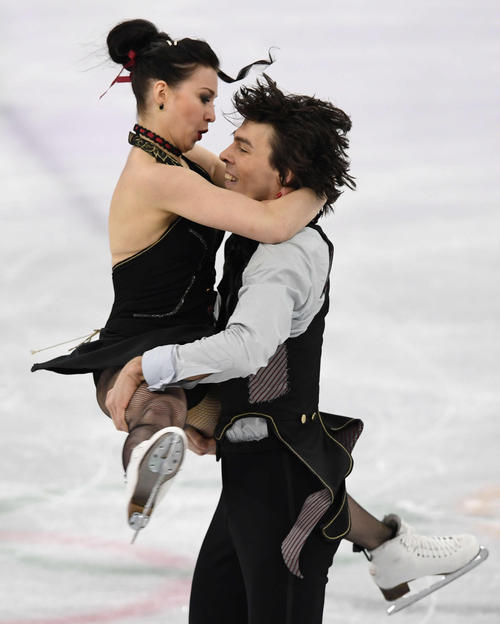 アイスダンスフリーで演技するスロバキア、ルチエ・ミズリベチュコバ(左)とルカシュ・チェーレ(撮影・山崎安昭)